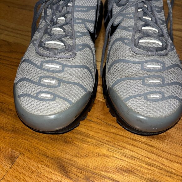 Nike Air Max Plus Tn Gray & Black Mens Sneakers Size 13 - Picture 5 of 11